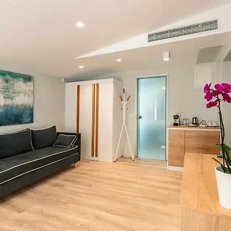 Eos Luxury * Kryopigi
